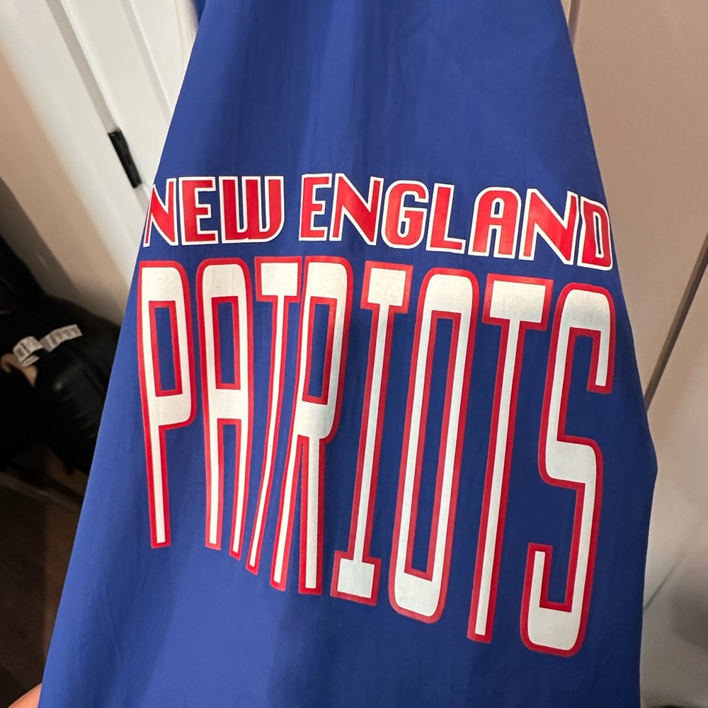 New England Patriots windbreaker - Picture 2 of 5